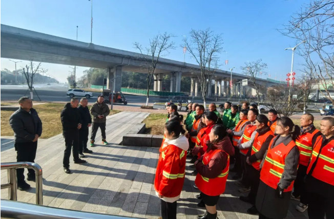 王輝德、余良光分別走訪(fǎng)慰問(wèn)一線(xiàn)干部職工并檢查安全生產(chǎn)工作